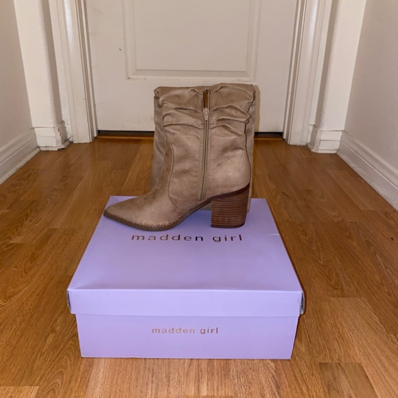 Madden girl 7.5 tan boots - Picture 4 of 4